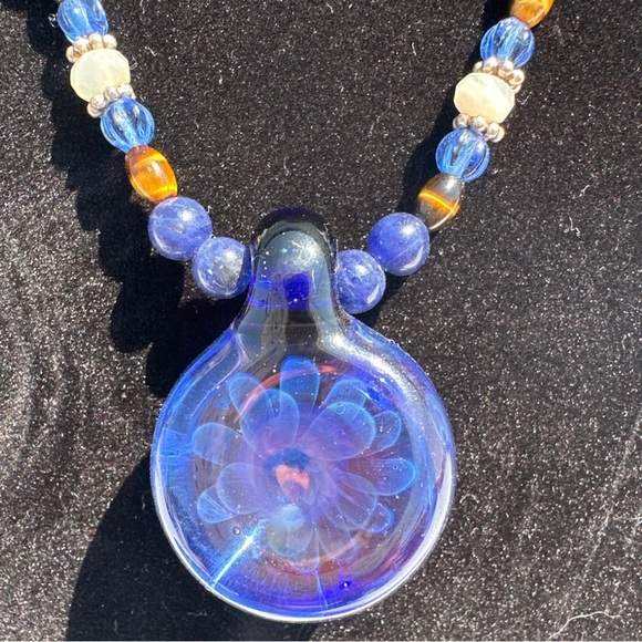 Glass Floral Pendent and Mixed Media Necklace in Shades of Blue & Silver tones. - Picture 5 of 13